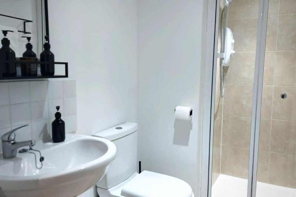 2 Bedroom City Centre Duplex Apt Preston  Eksteriør billede