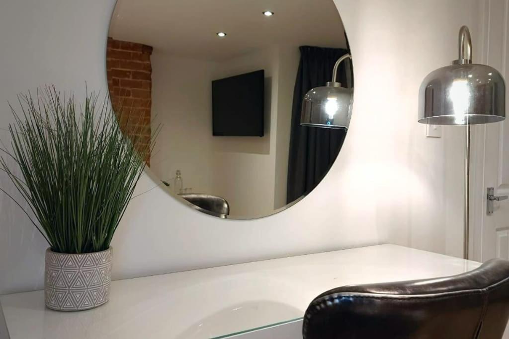 2 Bedroom City Centre Duplex Apt Preston  Eksteriør billede