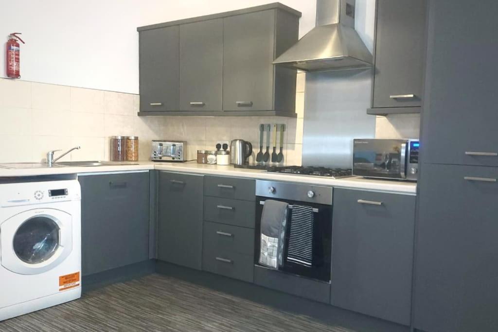 2 Bedroom City Centre Duplex Apt Preston  Eksteriør billede